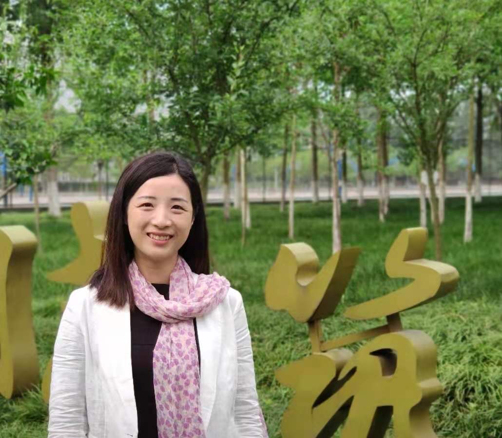 彭麗.jpg